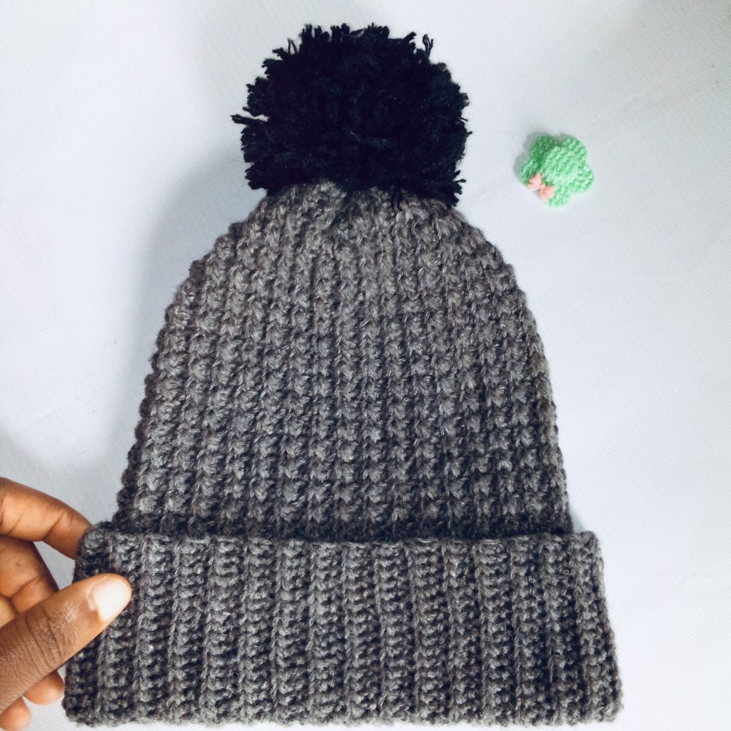 Crochet pom pom hat pattern 